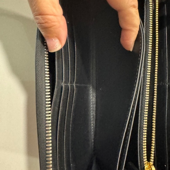 ✨ Prada Quilted Nylon Zip-Around Wallet - Black ✨ - Picture 3 of 11